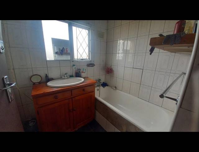 4 BEDROOM HOUSE FOR SALE IN CROSSMOOR